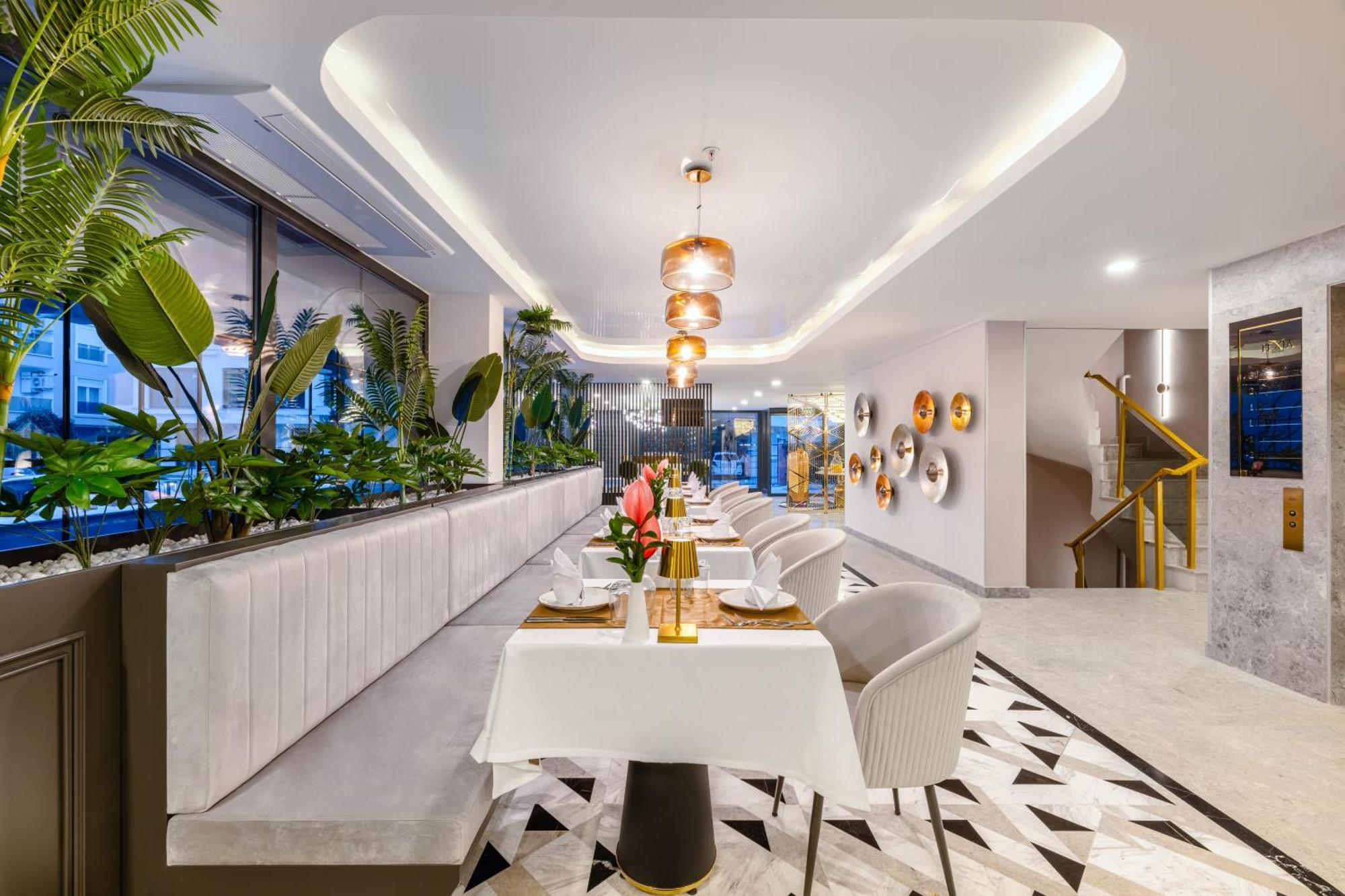 Otel Lexia *