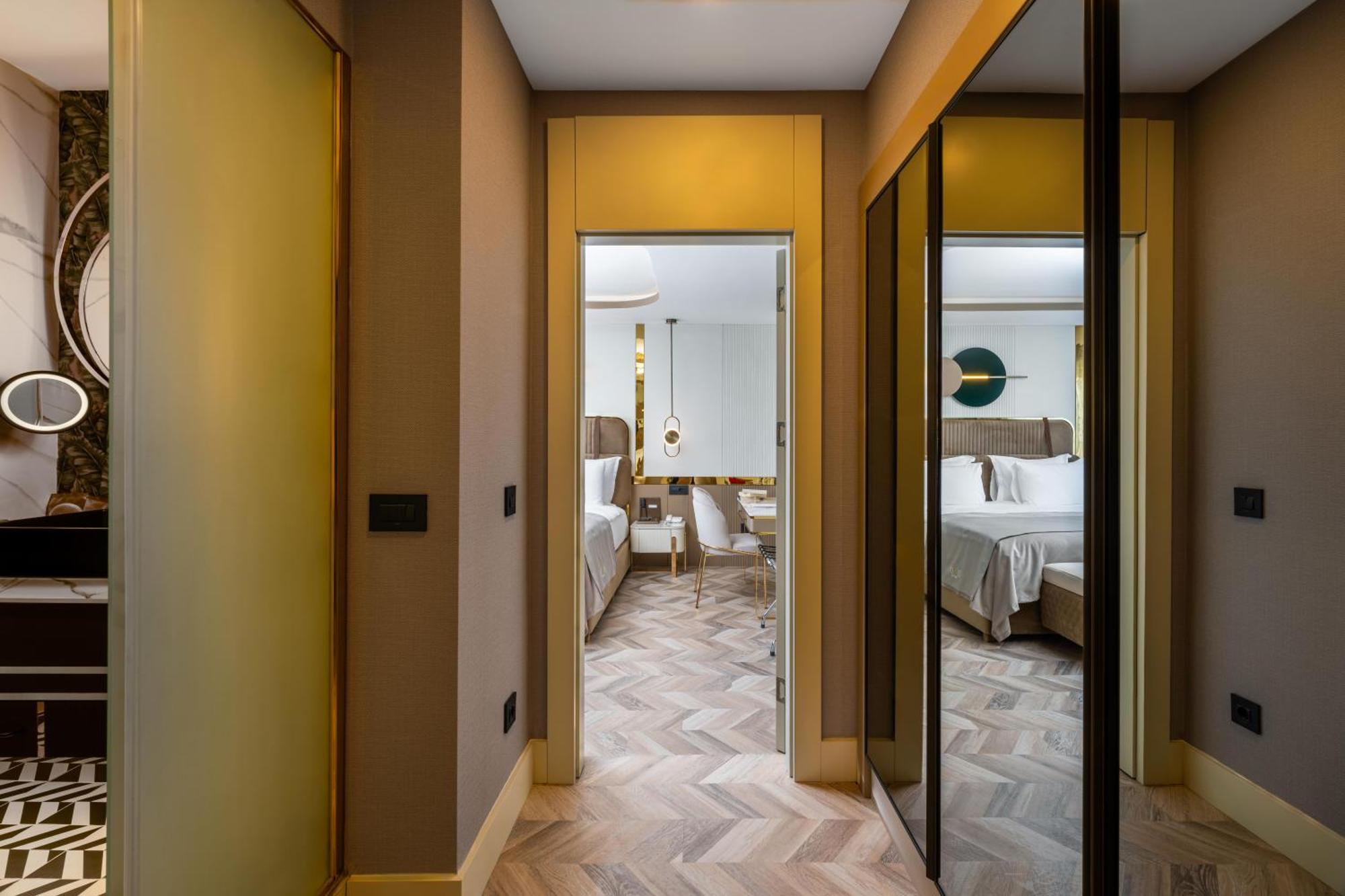 Otel Lexia *