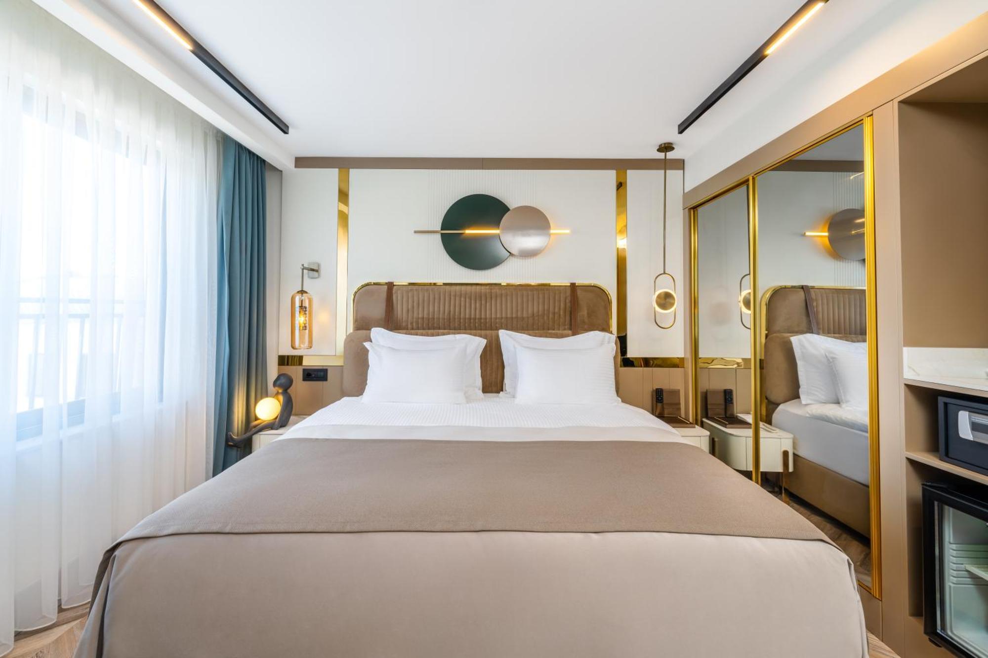 Lexia Otel *